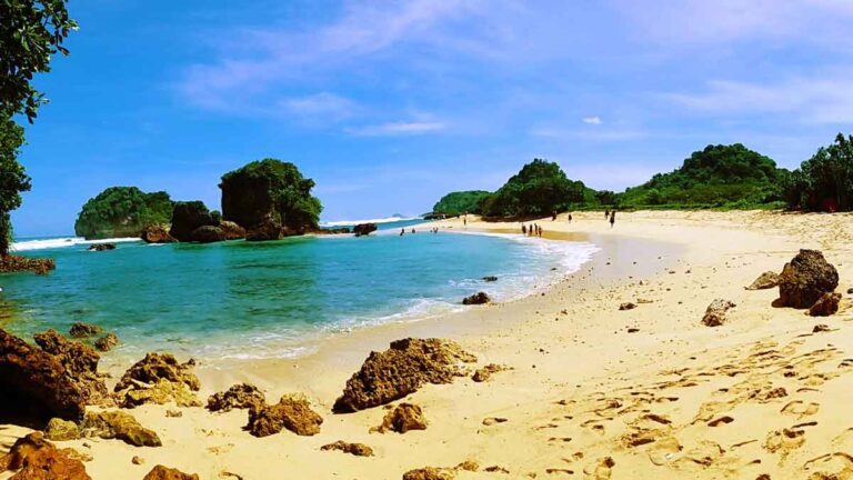 pantai malang selatan